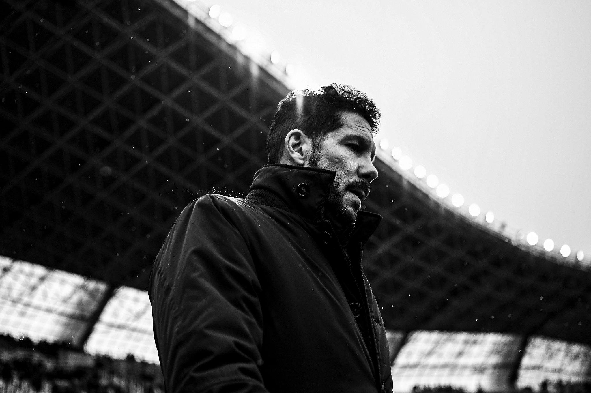 Simeone u uat voi noi buon va tam su hinh anh