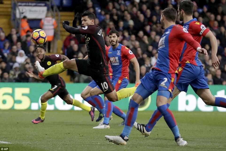 Tran Crystal Palace vs Man City anh 6