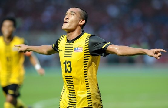 Tu nhan duoi co, doi thu canh bao Viet Nam hinh anh