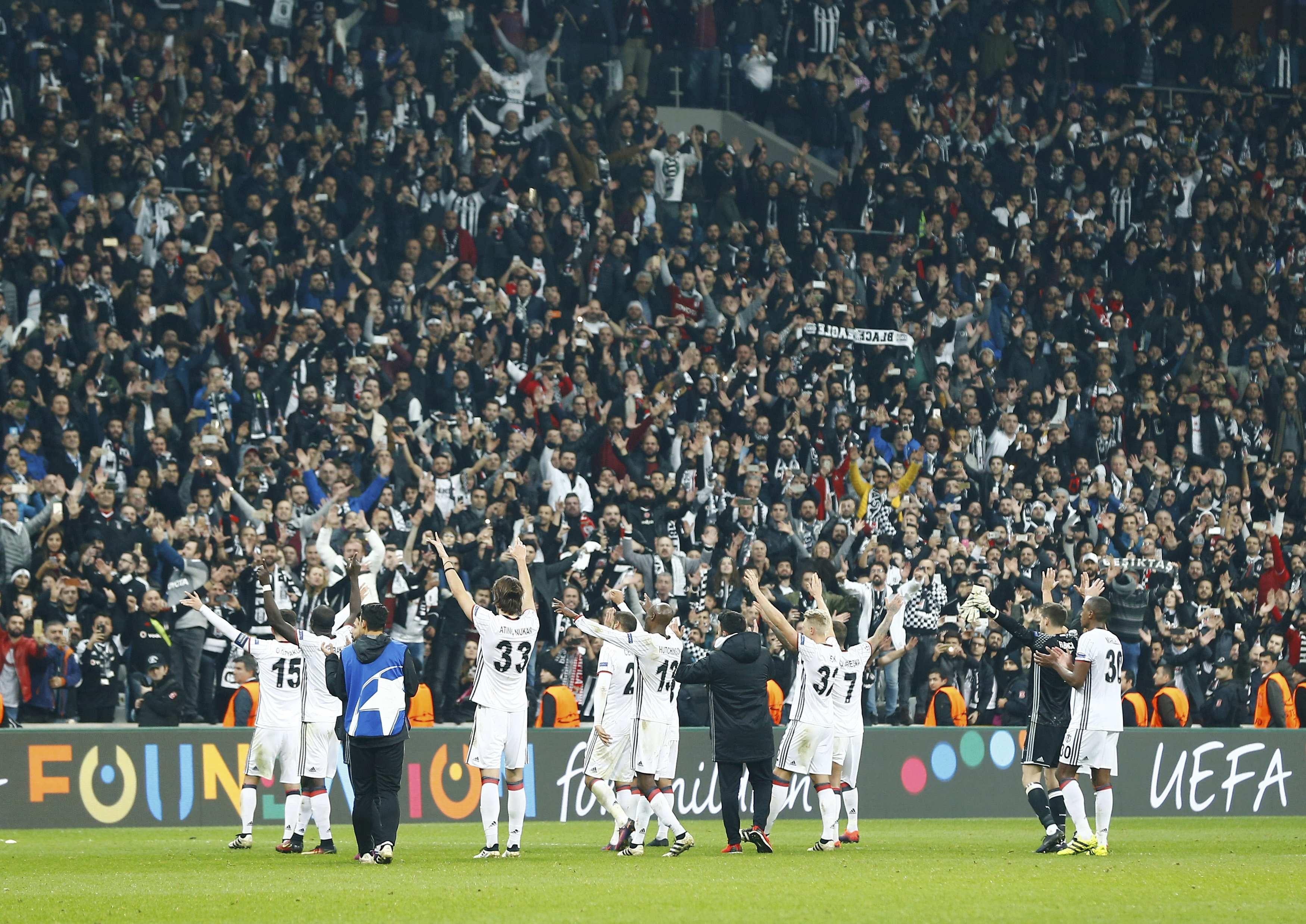 Tran Besiktas vs Benfica anh 10