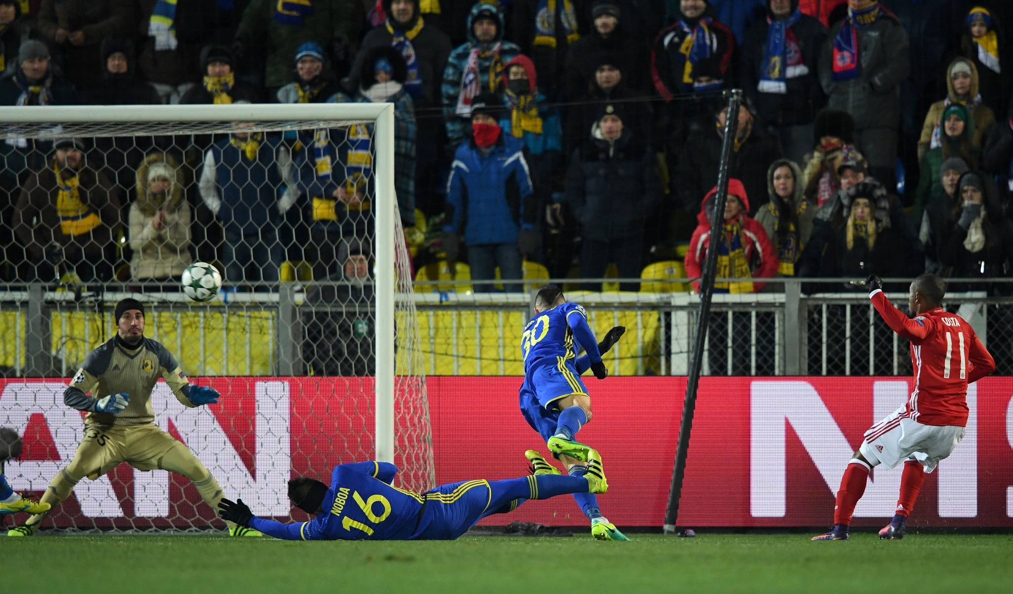 Tran Rostov vs Bayern Munich anh 6