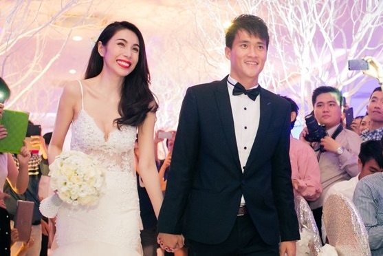 Cong Vinh dang video mung sinh nhat vo tu Myanmar hinh anh