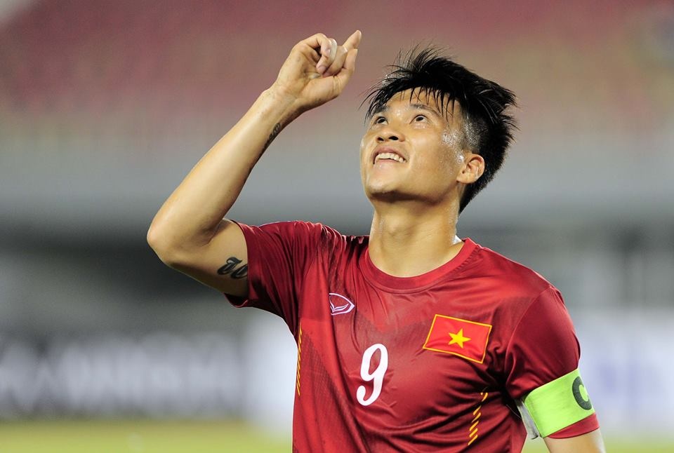 Cong Vinh vuot Neymar, ap sat Rooney o top 10 chan sut DTQG hinh anh