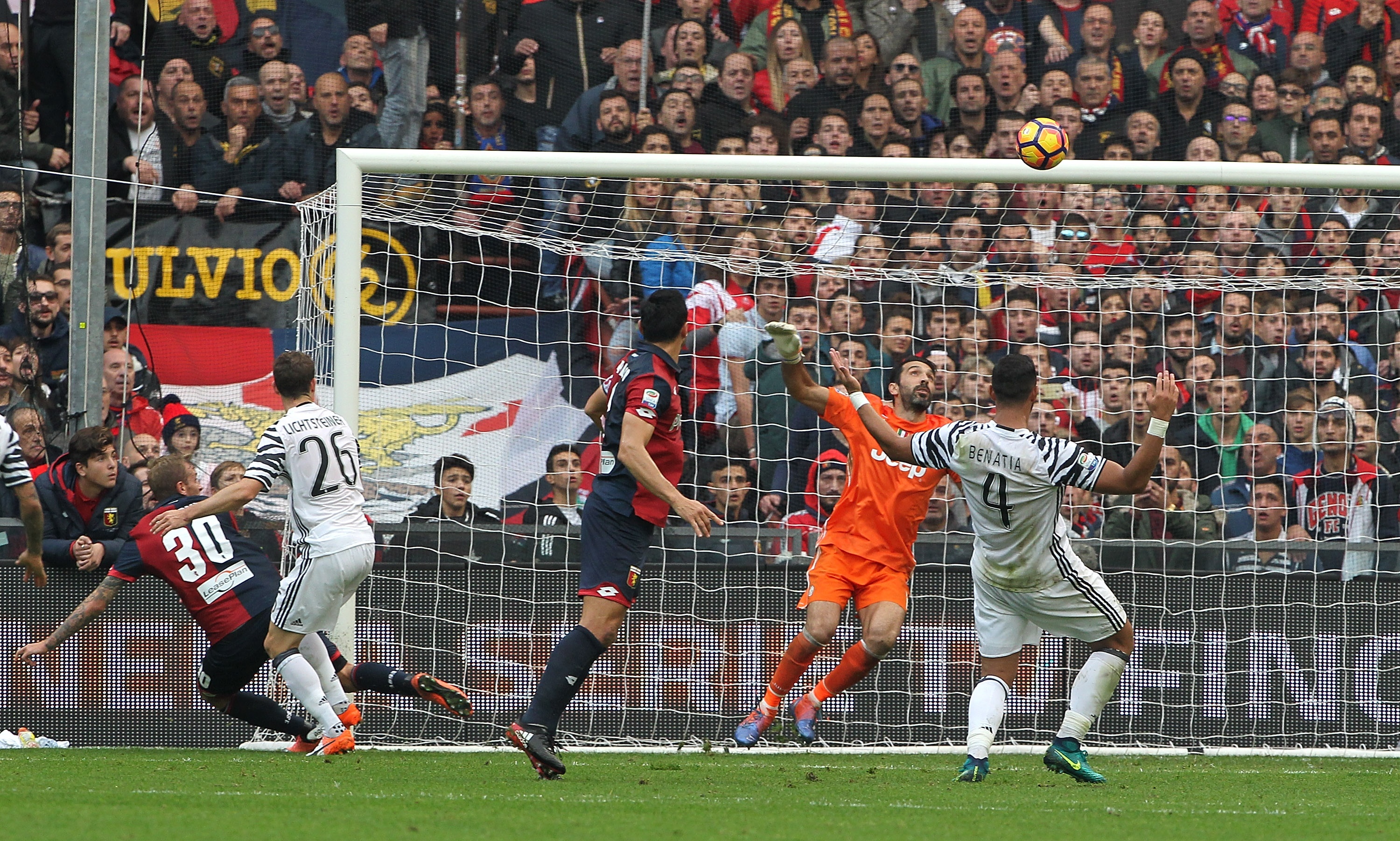 Tran Genoa vs Juventus anh 3