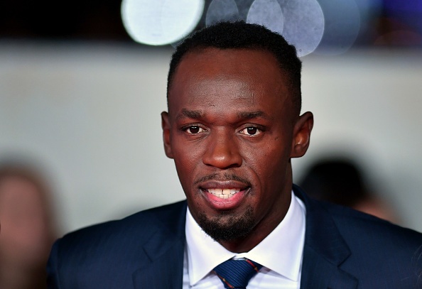 Sao the thao va giai tri no nuc di xem phim cua Bolt hinh anh