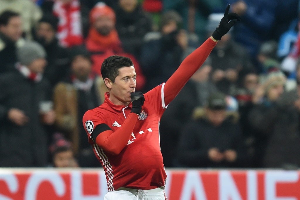 Lewandowski ngam bao tin vui bang bung bau gia hinh anh