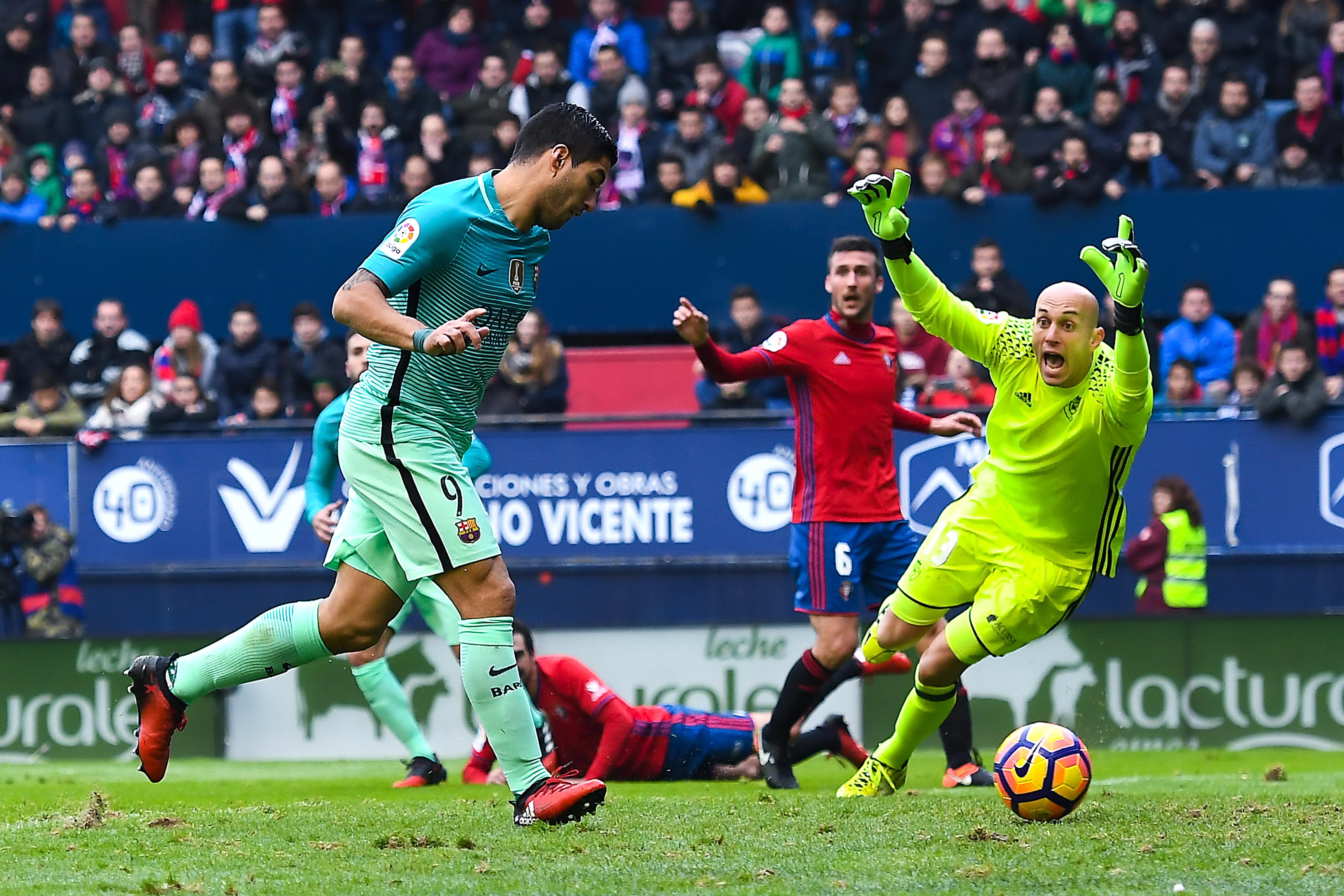 Tran Osasuna vs Barcelona anh 7