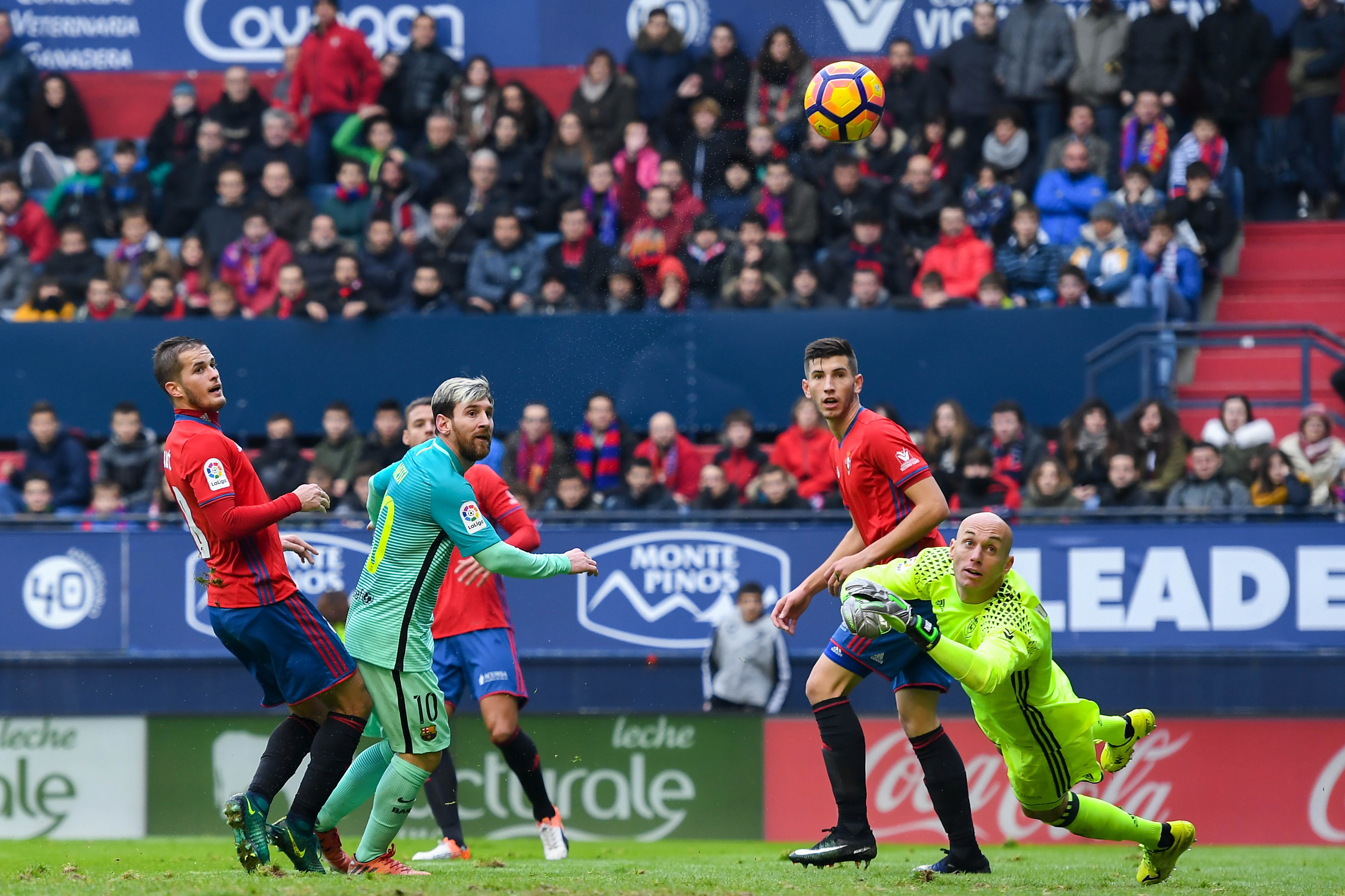 Tran Osasuna vs Barcelona anh 9
