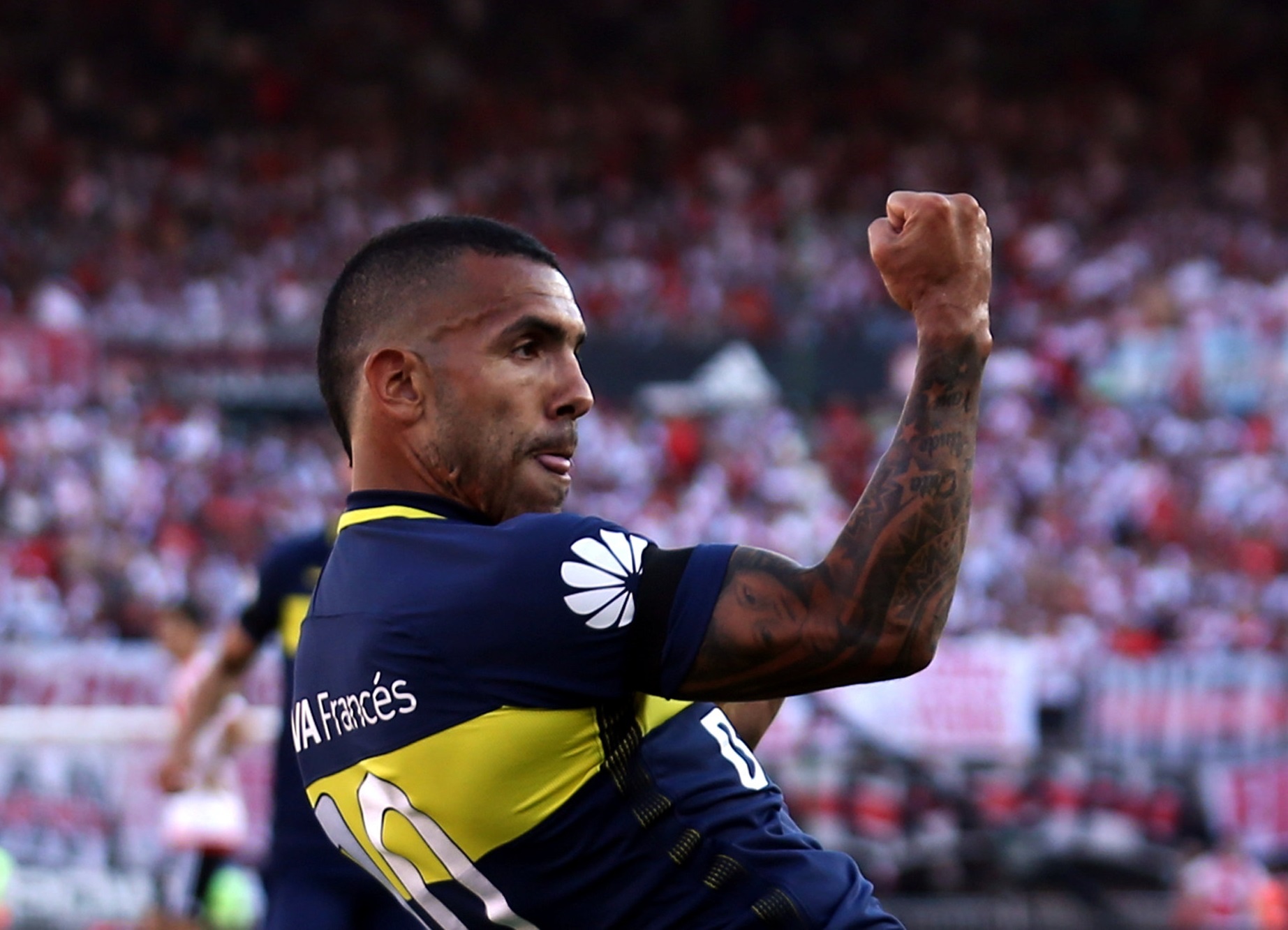 Tevez ghi sieu pham cua long o Sieu kinh dien Argentina hinh anh