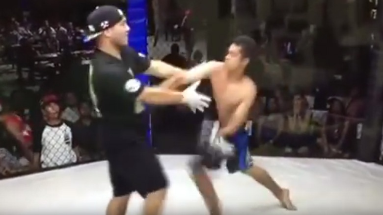 Võ sĩ đấm trọng tài ảnh 1 Vo si dam trong tai anh 1