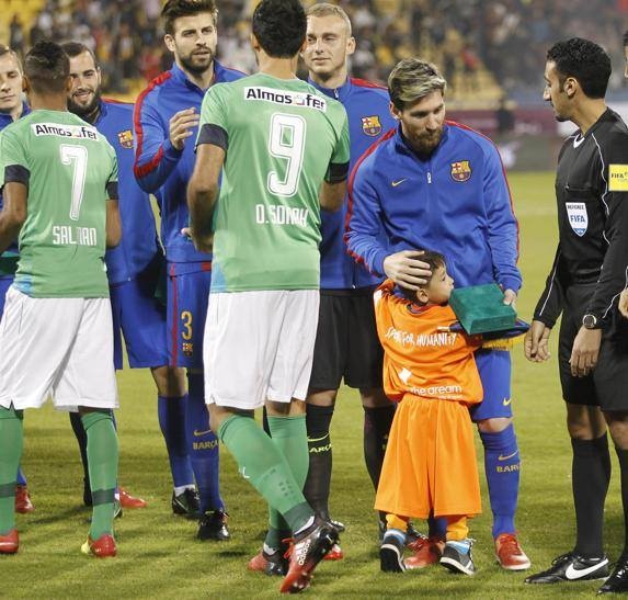 cau be tui nylon gap Messi anh 6