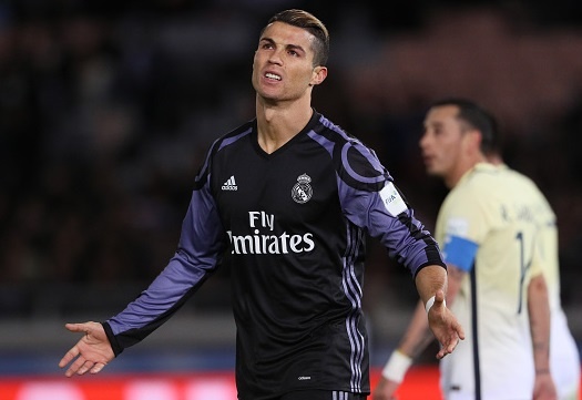 CR7 va sao Real phan doi trong tai xem video quay cham hinh anh