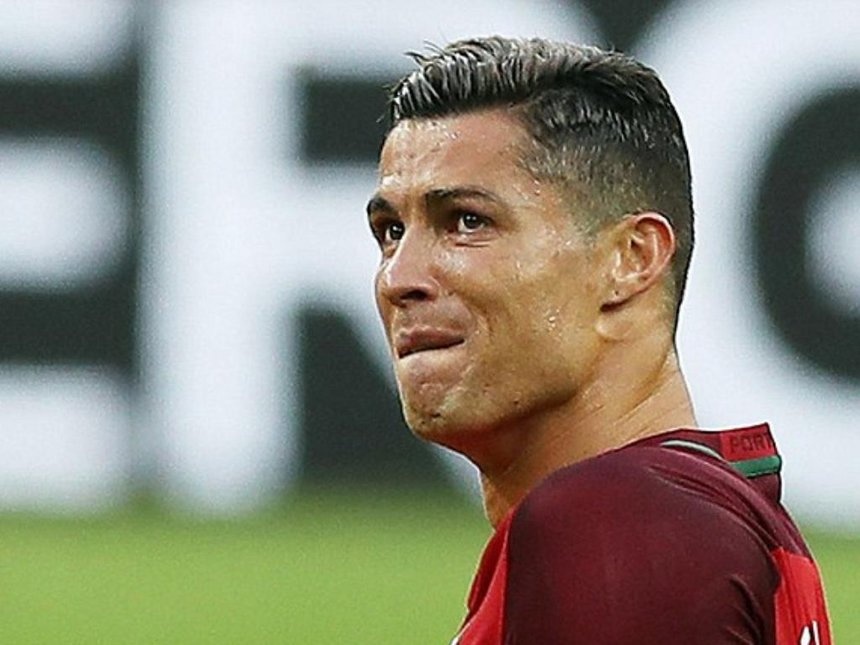 Payet cam bon tre nhac den Ronaldo hinh anh