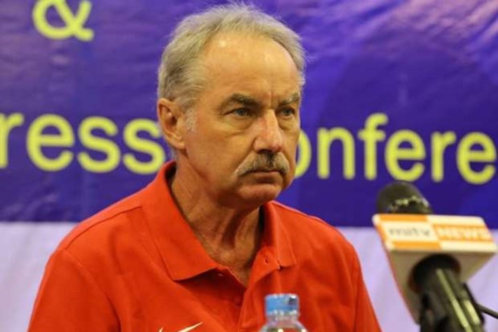 Indonesia va ong Riedl noi dai ky luc ve nhi hinh anh