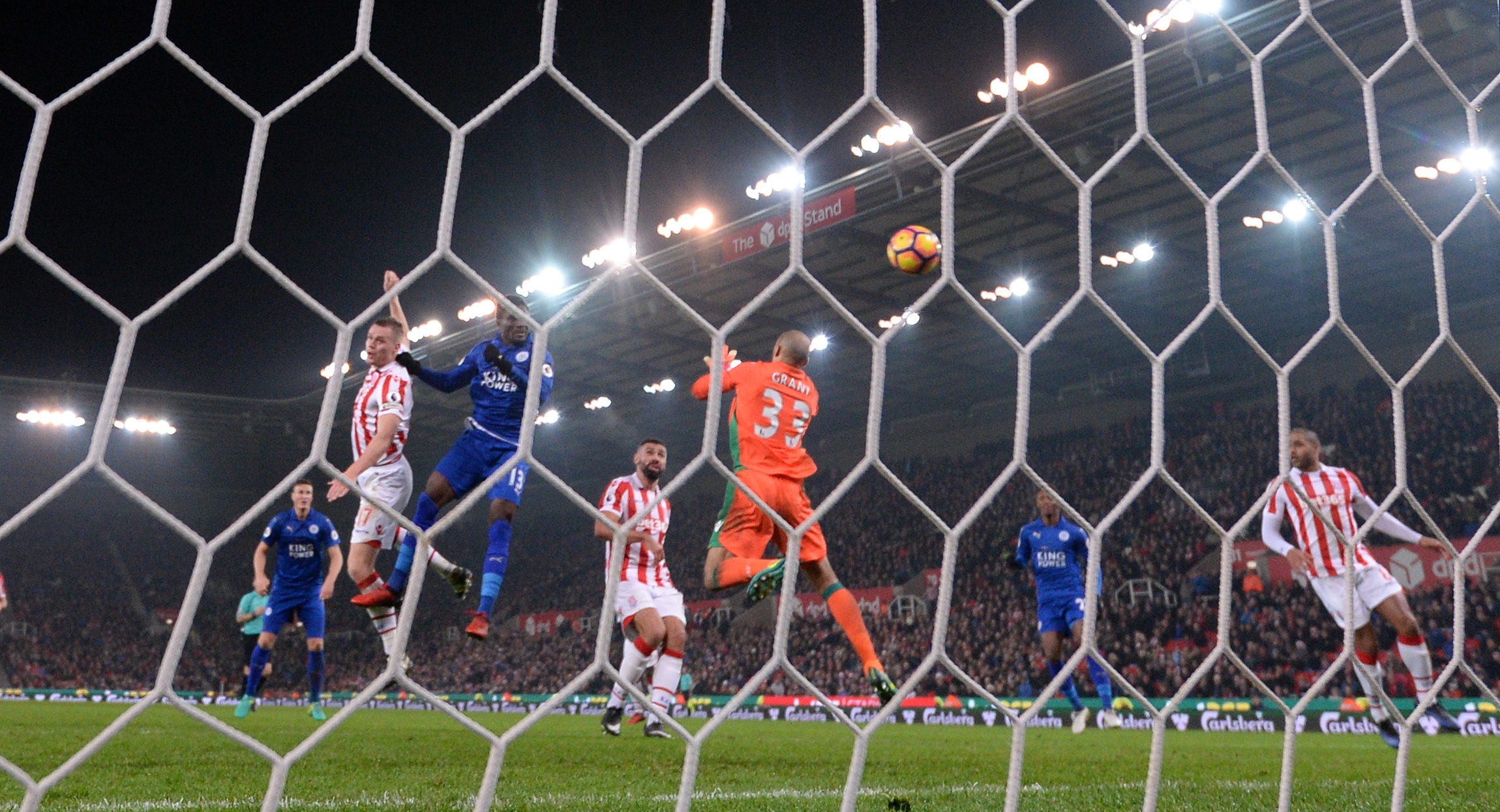 tran Stoke City vs Leicester anh 13