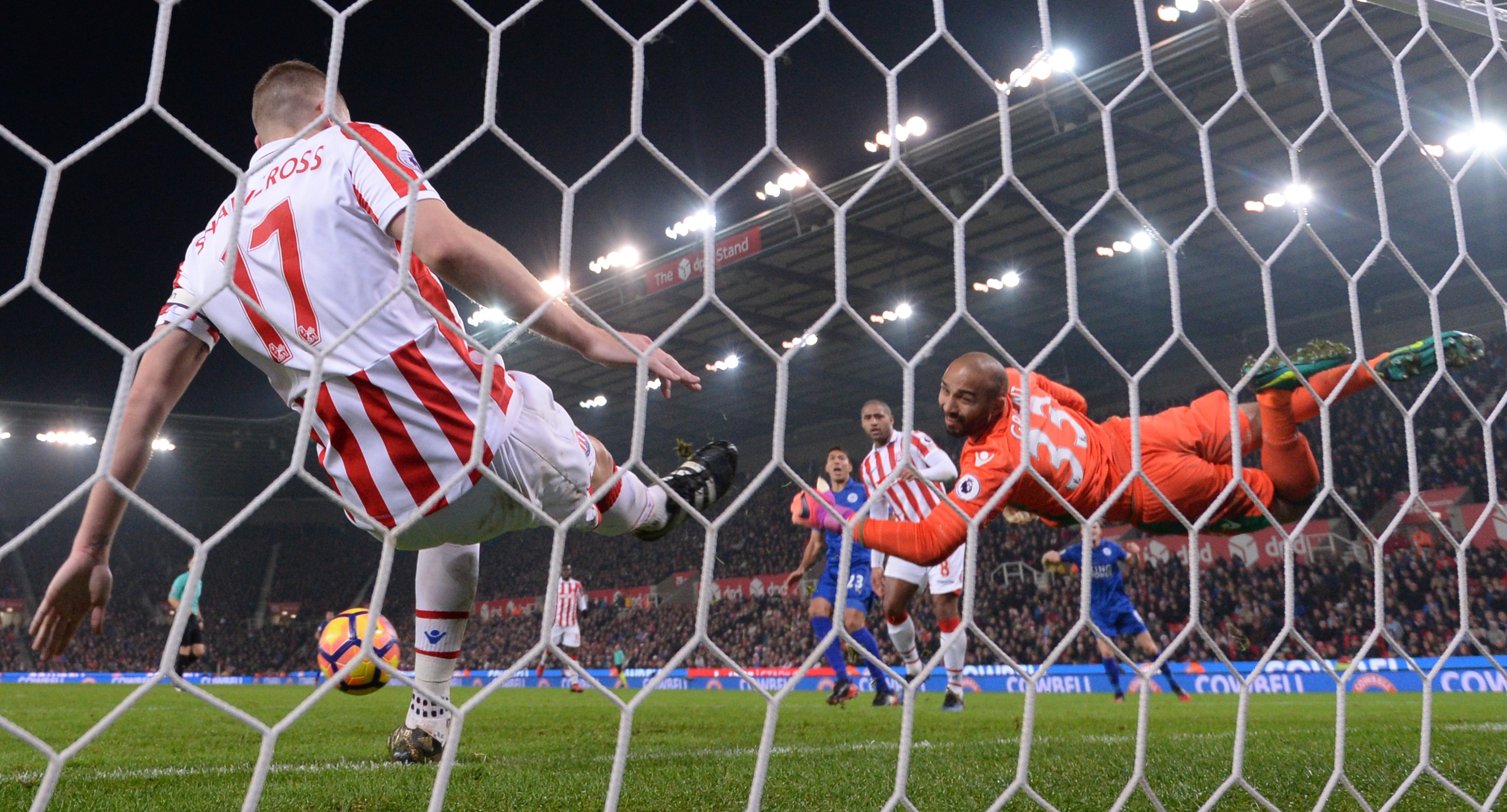 tran Stoke City vs Leicester anh 11