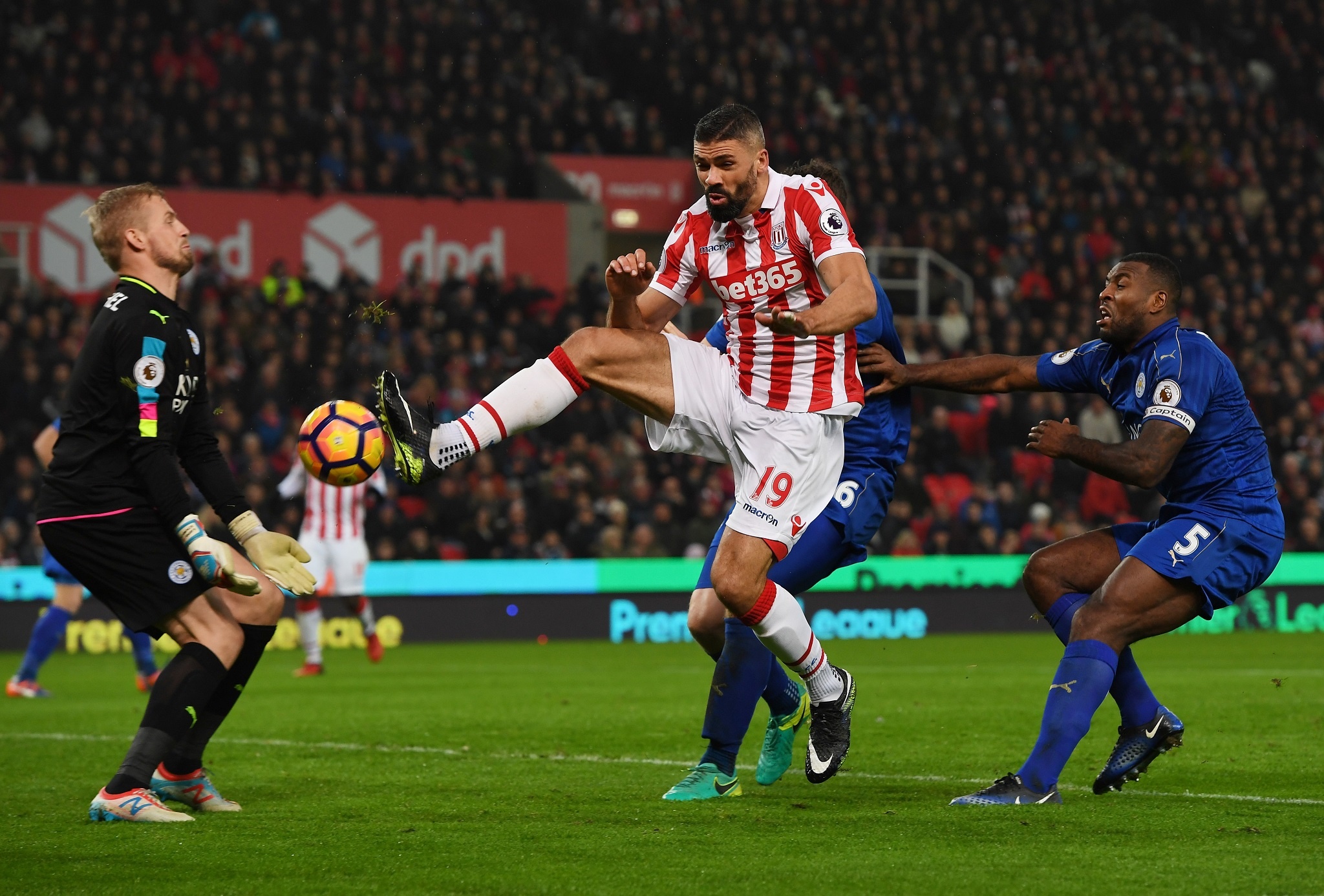 tran Stoke City vs Leicester anh 1