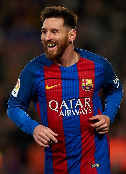 Messi tro ve toc nau anh 11
