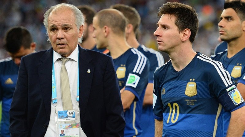 Tương lai ông Kiatisak ảnh 1 Tuong lai ong Kiatisak anh 1