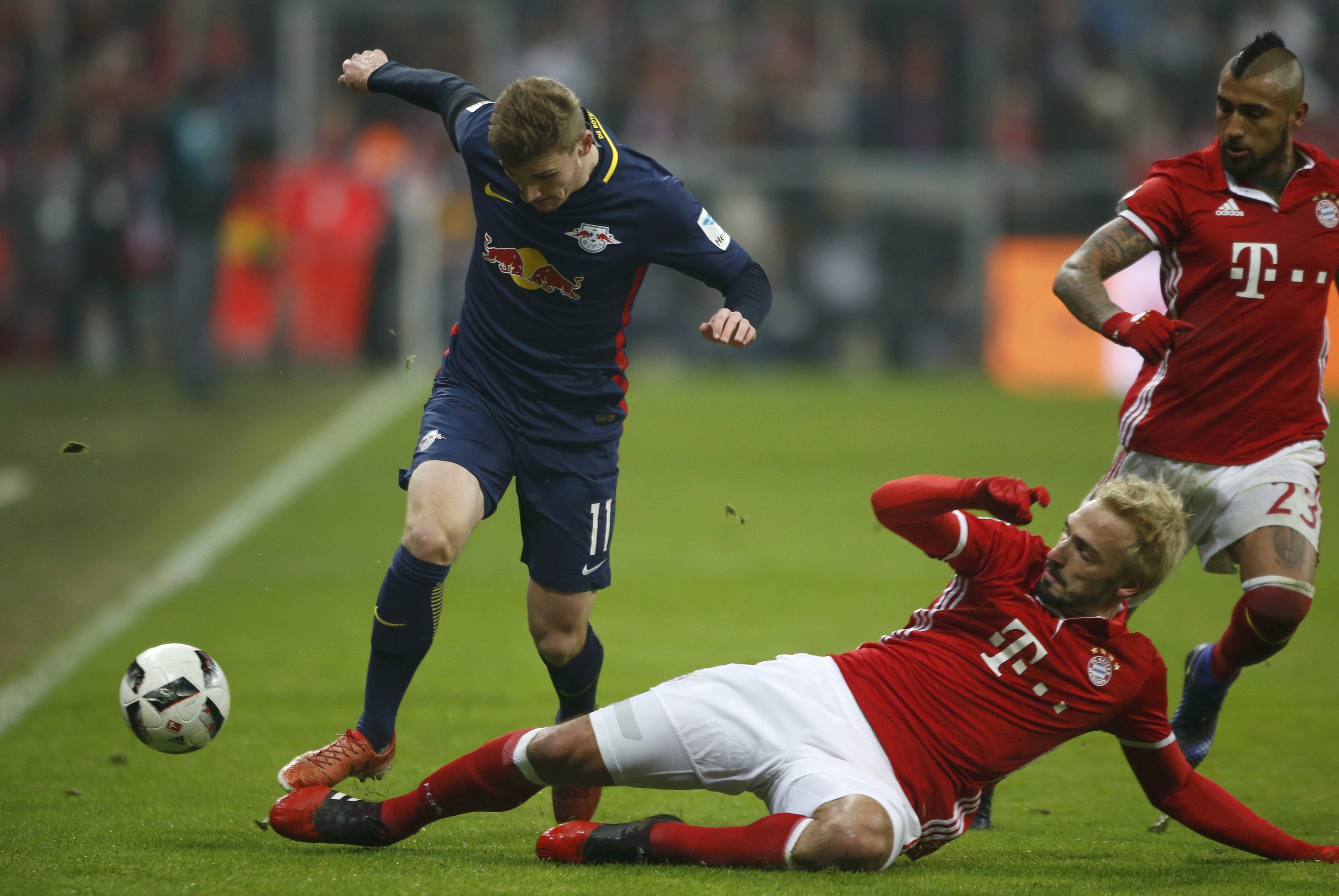 Mats Hummels nhuom toc vang anh 5