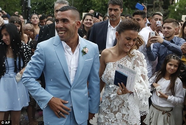 Carlos Tevez bị mất trộm ảnh 1 Carlos Tevez bi mat trom anh 1