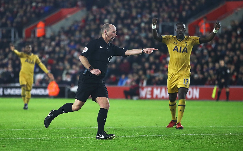 trong tai Mike Dean la fan Tottenham anh 4