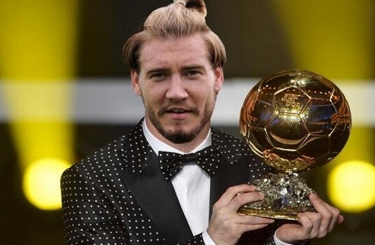 ‘Lord’ Bendtner nuoi ran, dat ten nhu dien vien Vuot nguc hinh anh
