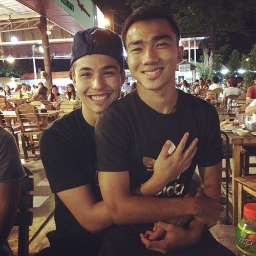 Messi Thai va ban gai anh 10