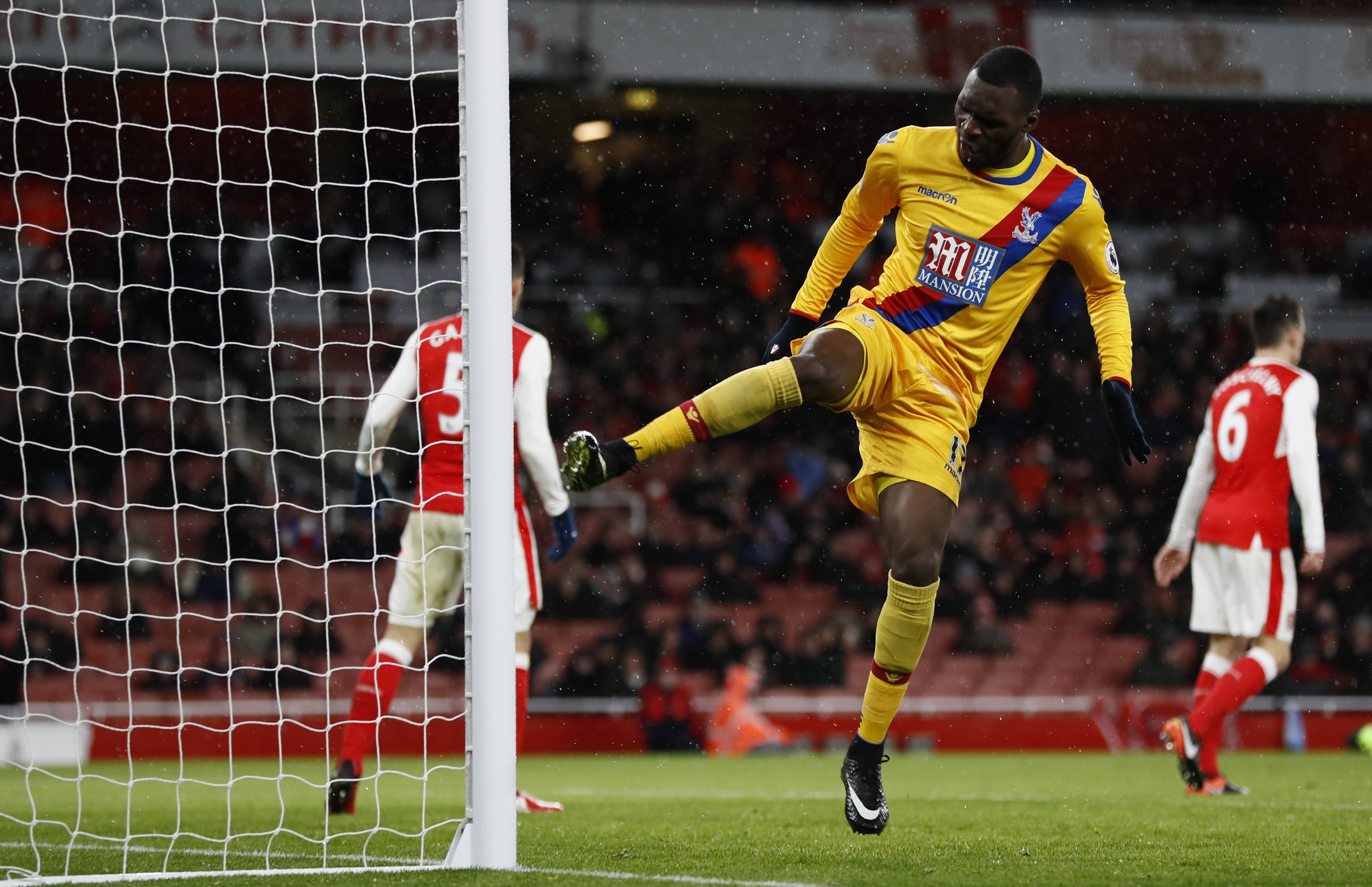 Tran Arsenal vs Crystal Palace anh 8