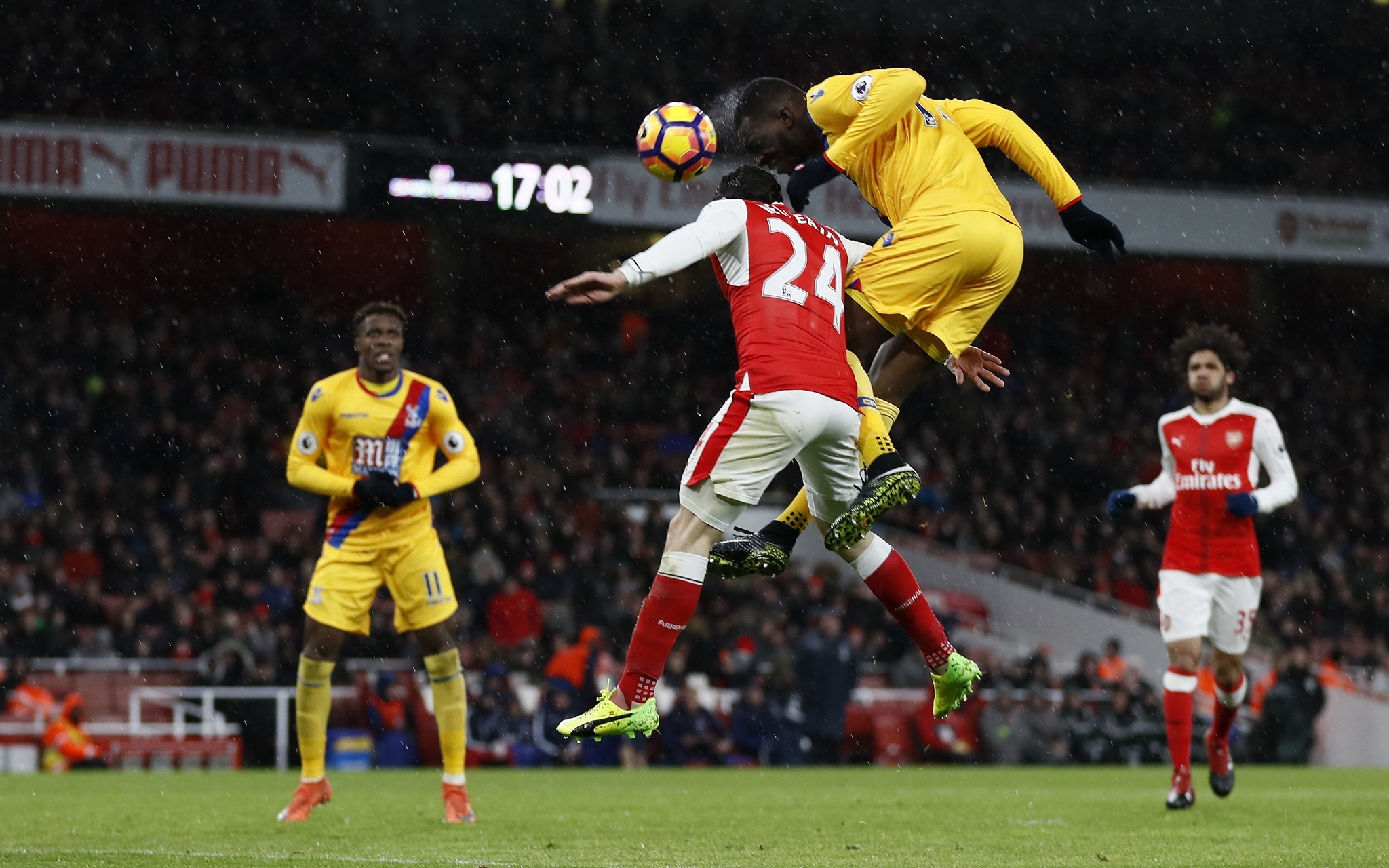 Tran Arsenal vs Crystal Palace anh 7