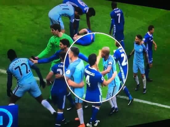 Fernandinho dính 3 thẻ đỏ ảnh 5 Fernandinho dinh 3 the do anh 5