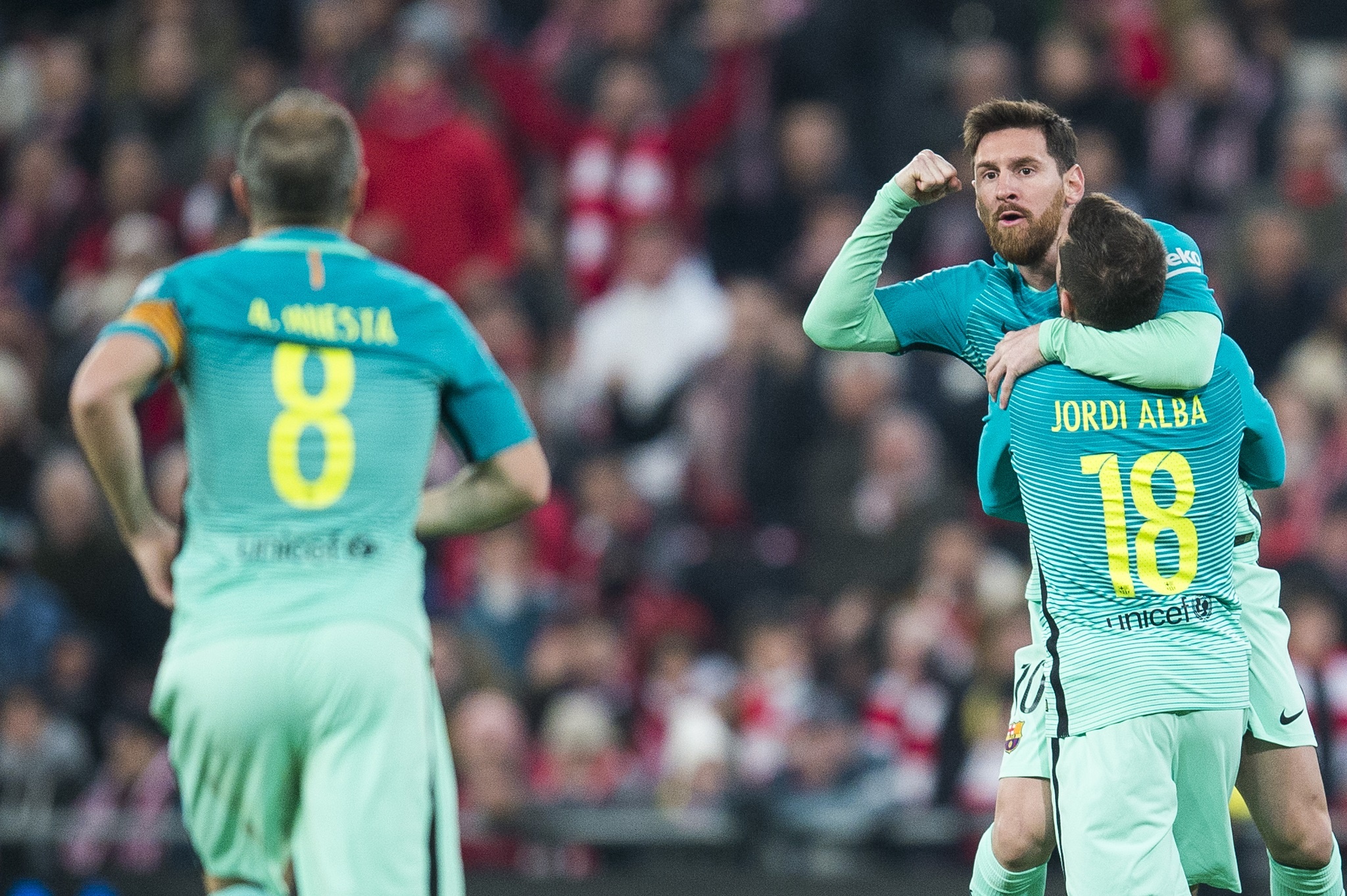 Tran Bilbao vs Barcelona anh 8