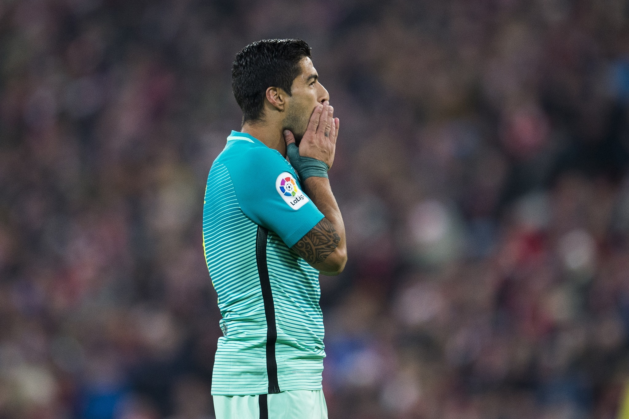 Tran Bilbao vs Barcelona anh 6