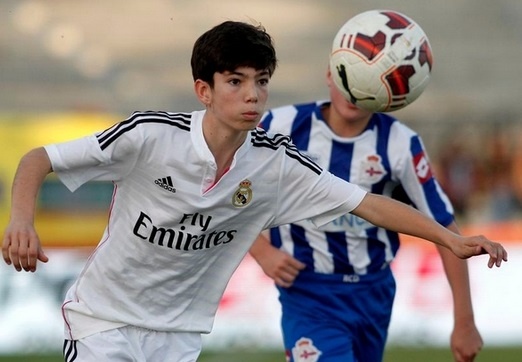 Con trai Zidane gap bong qua dau doi thu hinh anh