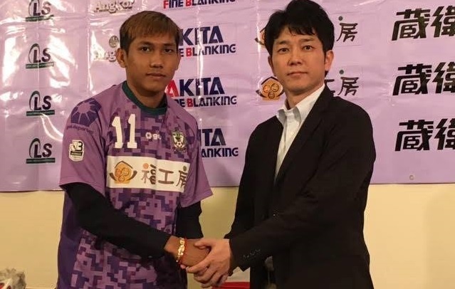 Den luot ‘Messi Campuchia’ sang Nhat Ban hinh anh