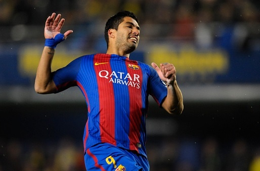 FIFA dung anh xau de gioi thieu Suarez hinh anh