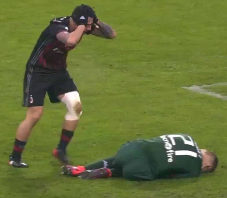 Joe Hart bị sưng mặt ảnh 4 Joe Hart bi sung mat anh 4