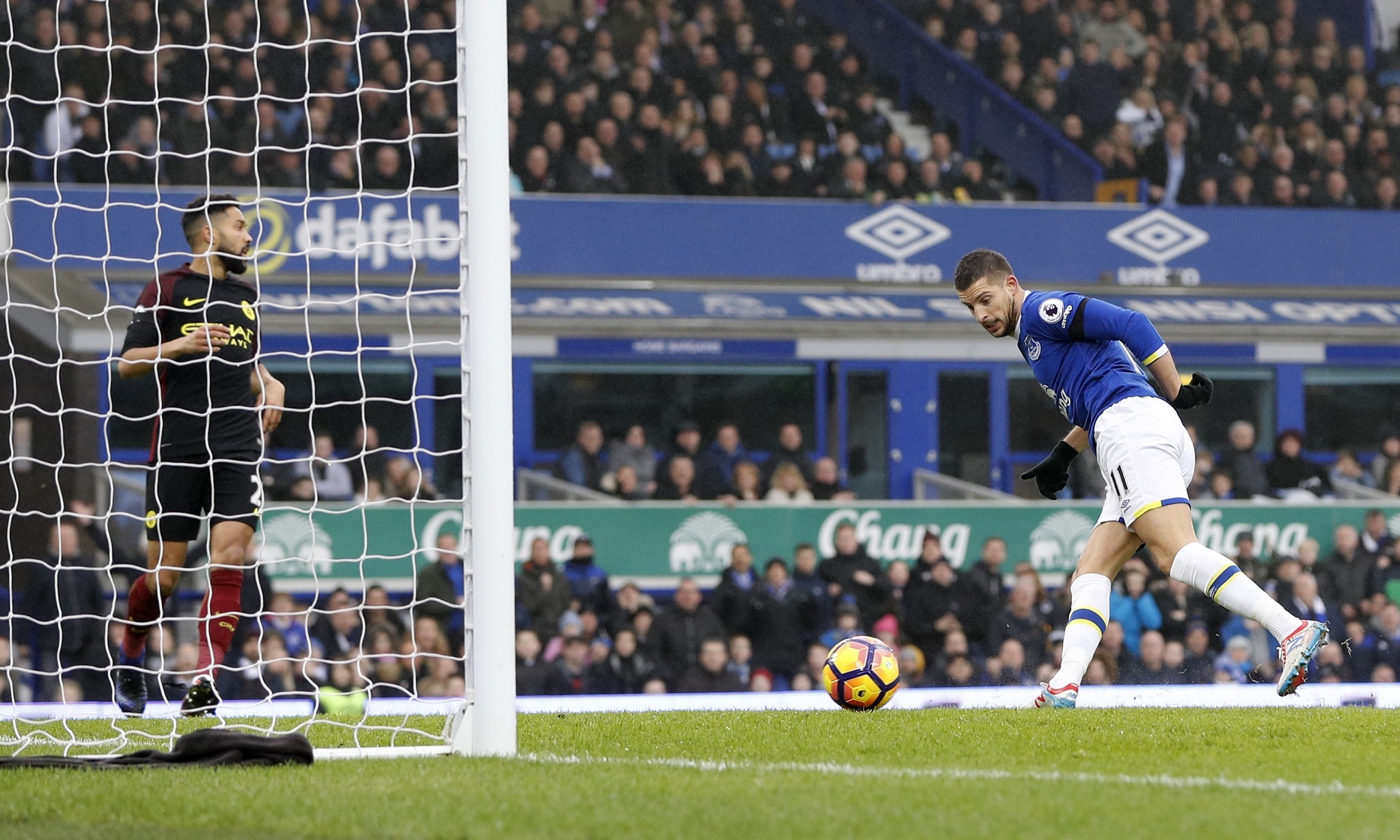 tran Everton vs Man City anh 2