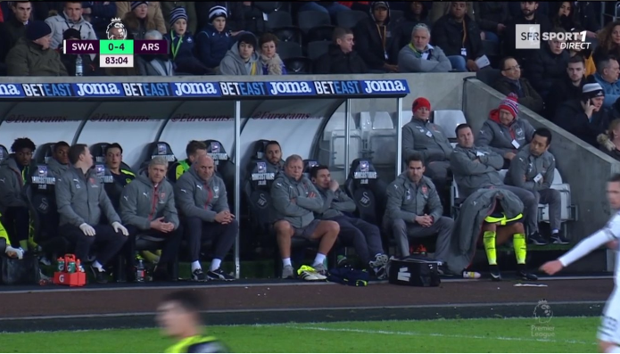 Tran Swansea vs Arsenal anh 7