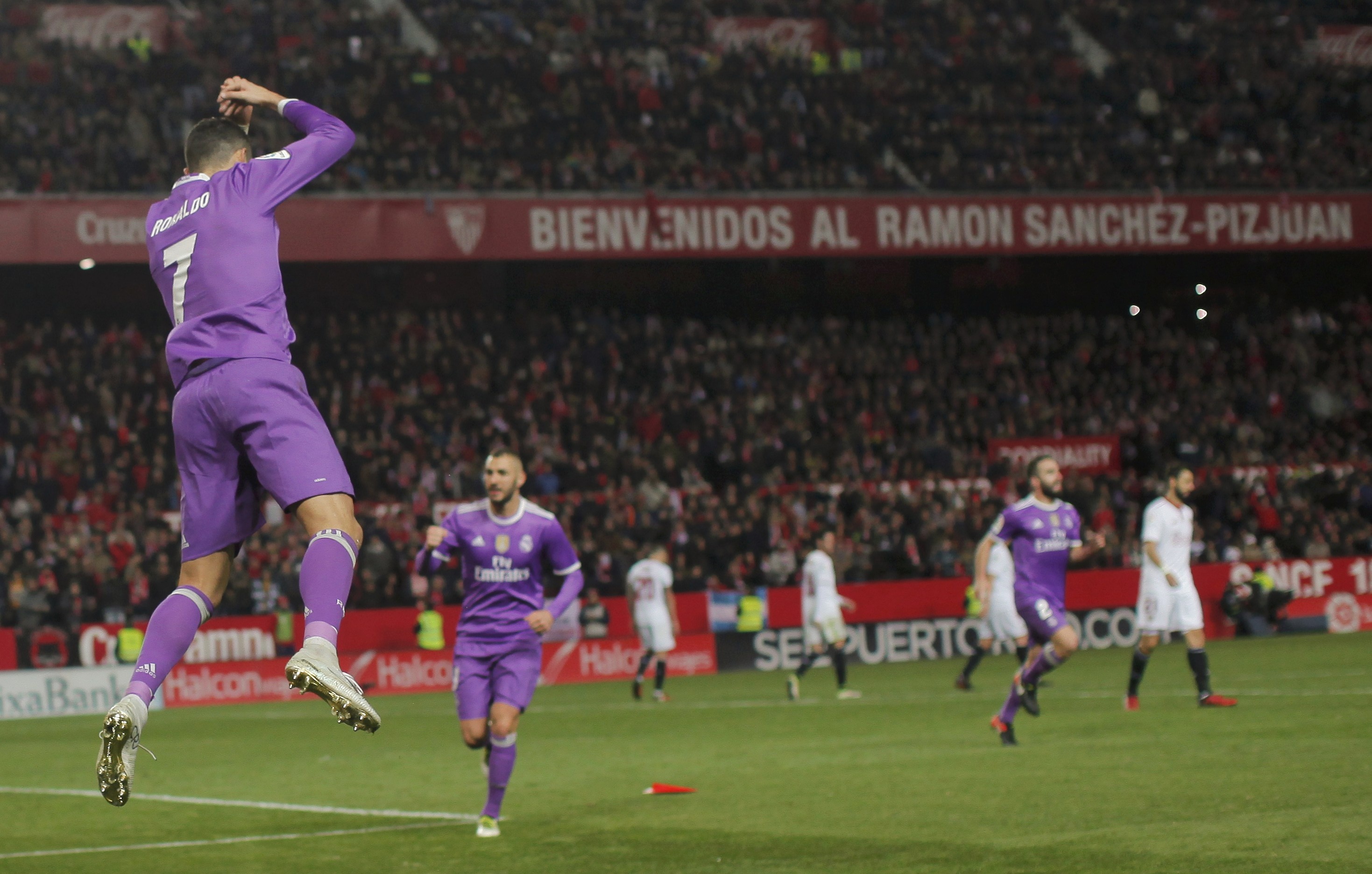 tran Sevilla vs Real Madrid anh 2