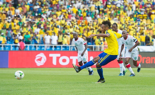 Aubameyang ghi bàn ảnh 3 Aubameyang ghi ban anh 3