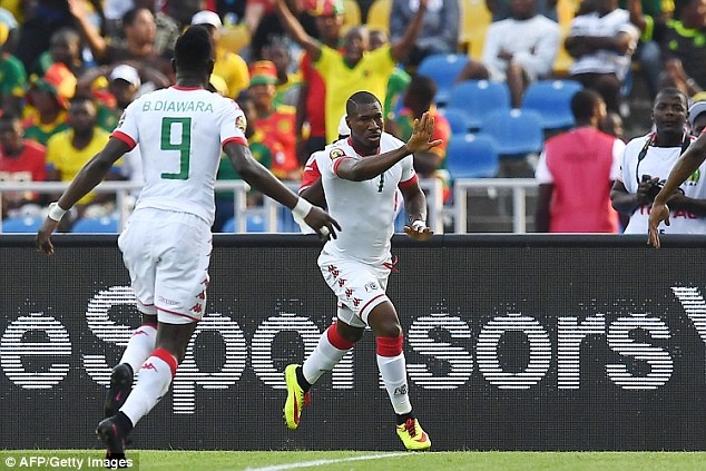 Aubameyang ghi bàn ảnh 1 Aubameyang ghi ban anh 1