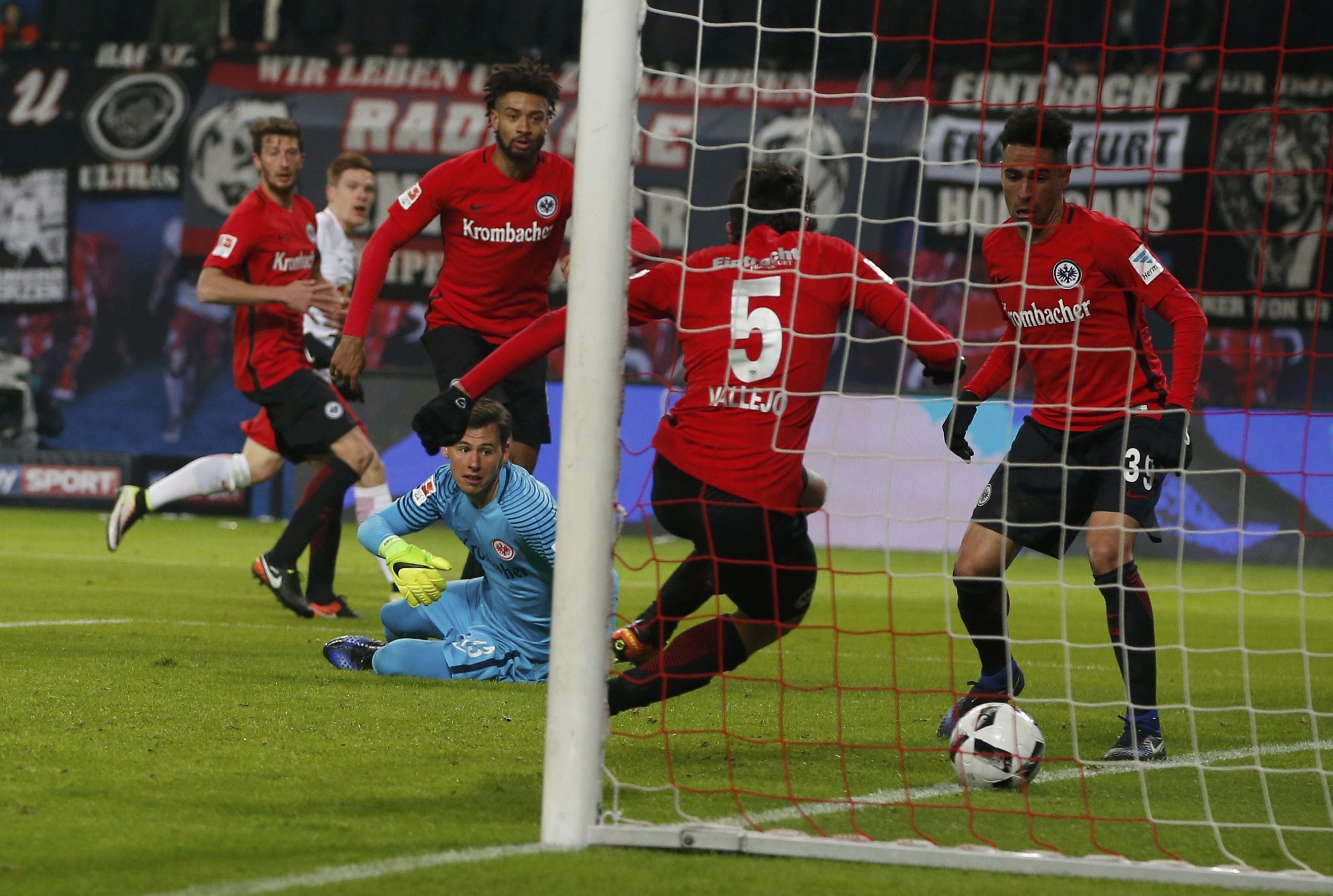 Tran RB Leipzig vs Frankfurt anh 6