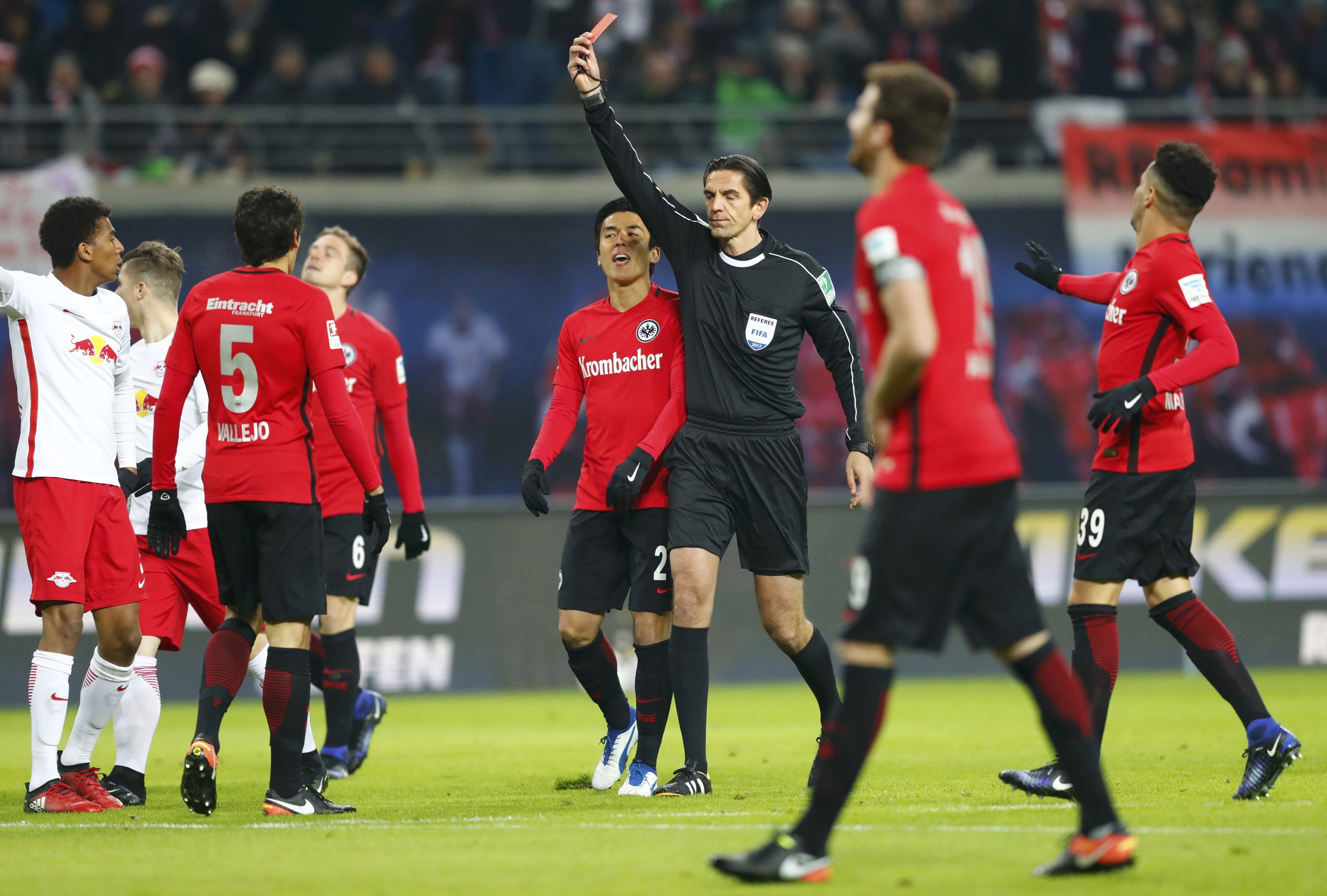Tran RB Leipzig vs Frankfurt anh 1
