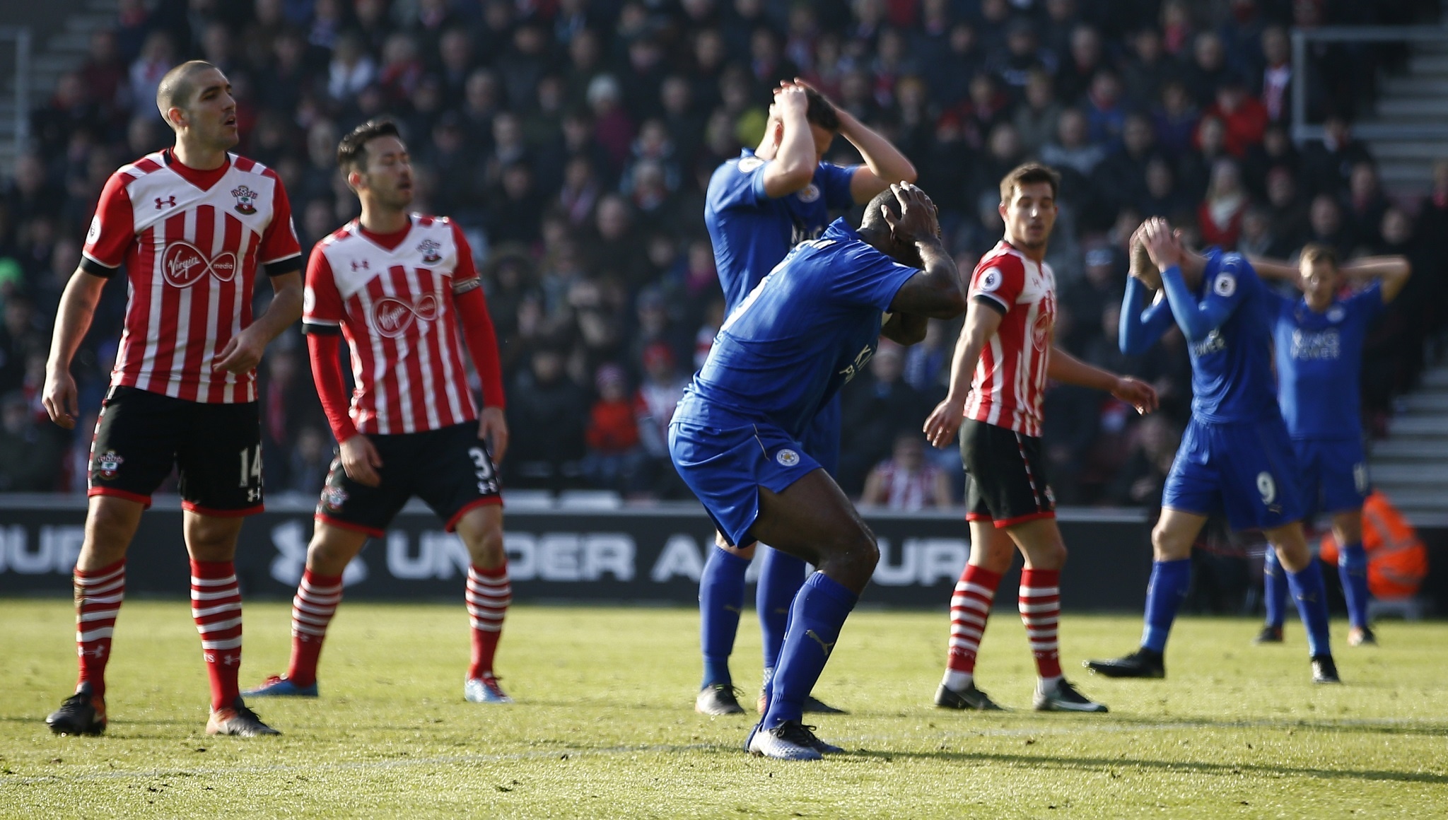 Tran Southampton vs Leicester City anh 4