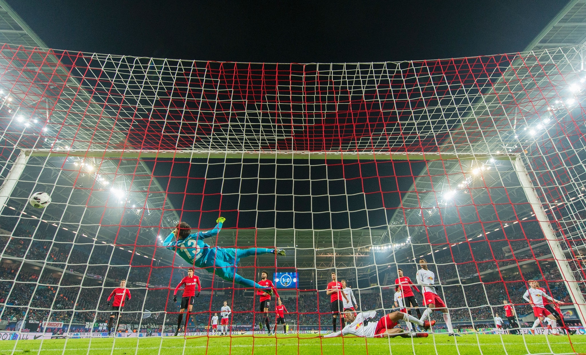 Tran RB Leipzig vs Frankfurt anh 3