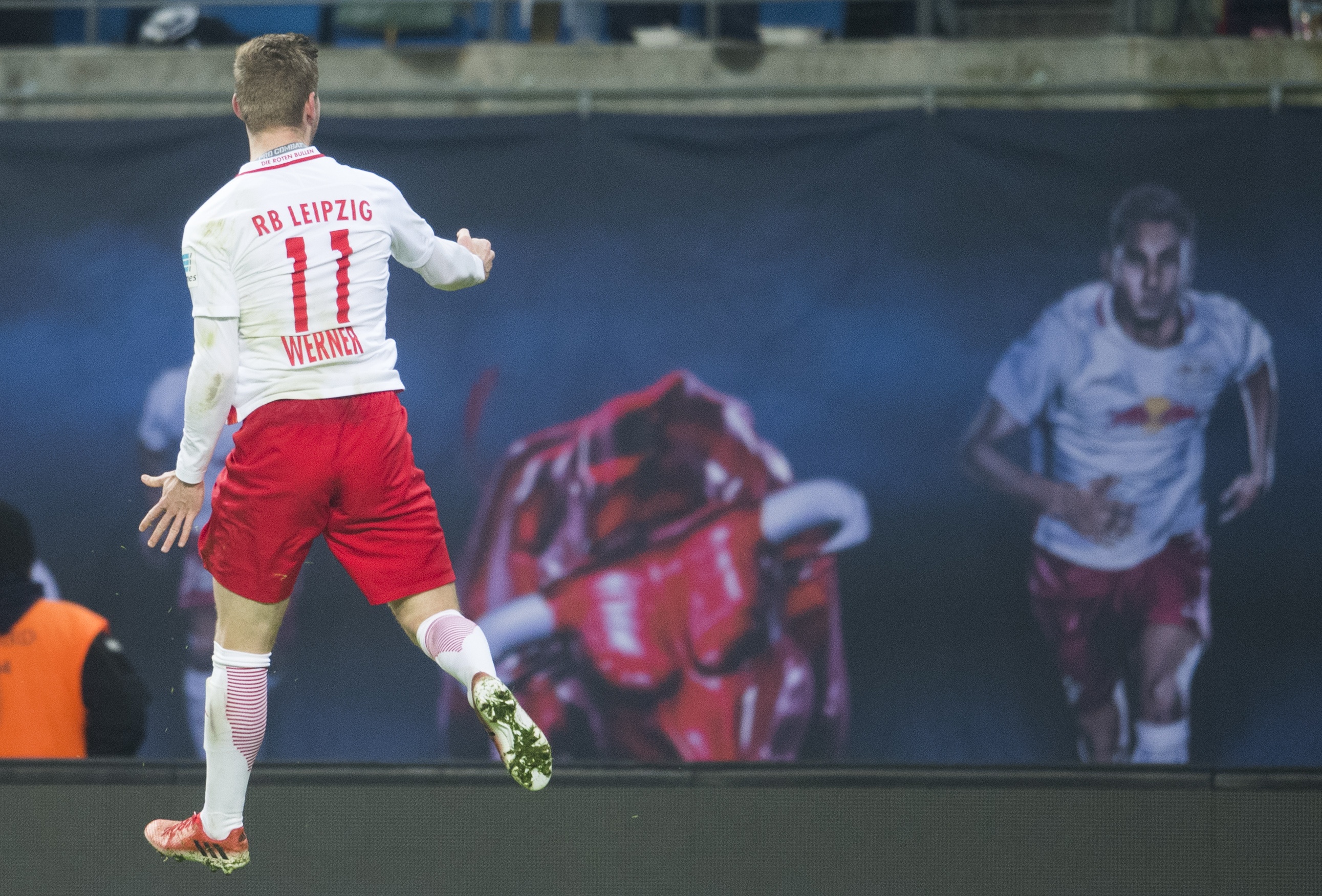 Tran RB Leipzig vs Frankfurt anh 4