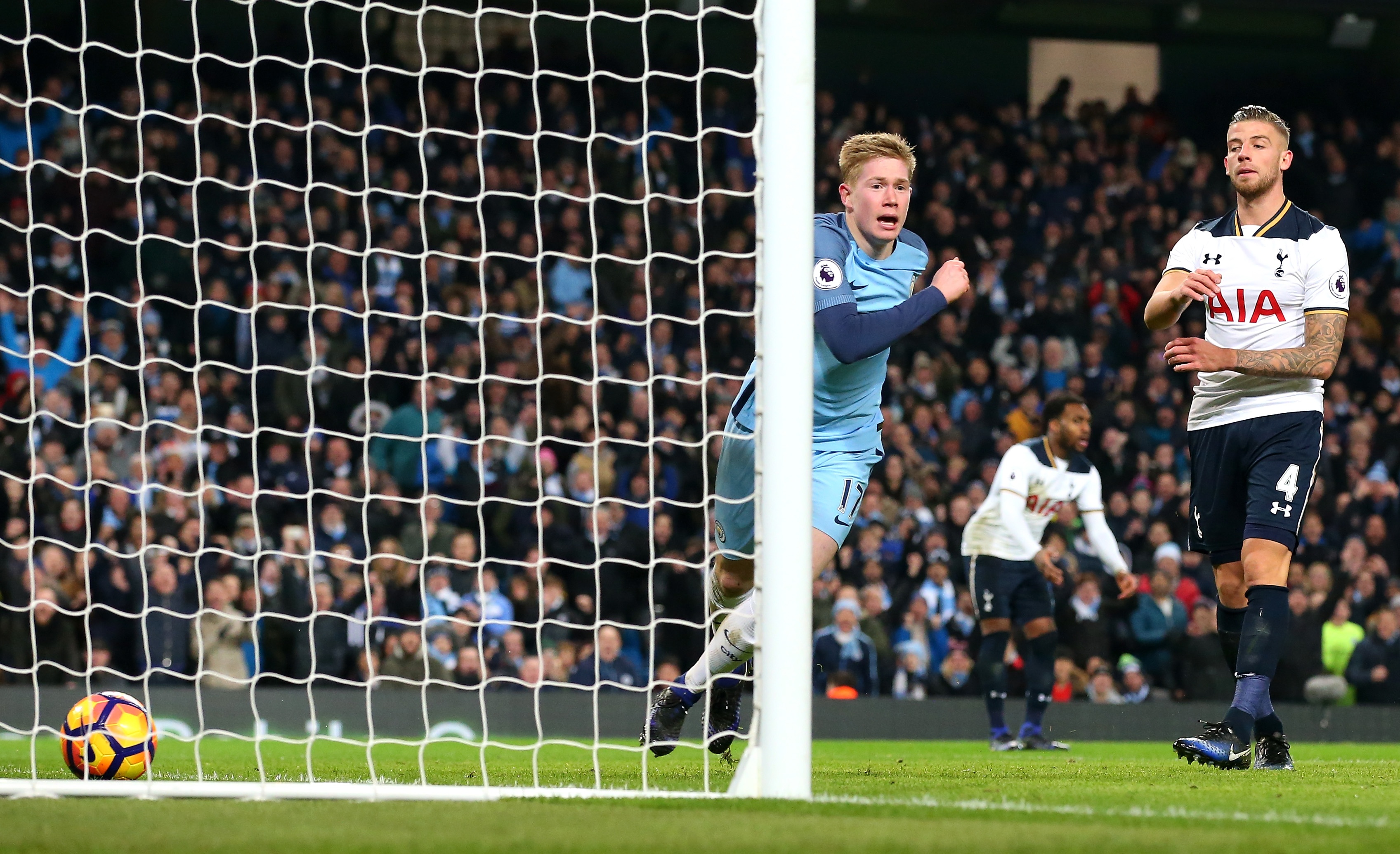 Tran Man City vs Tottenham anh 8