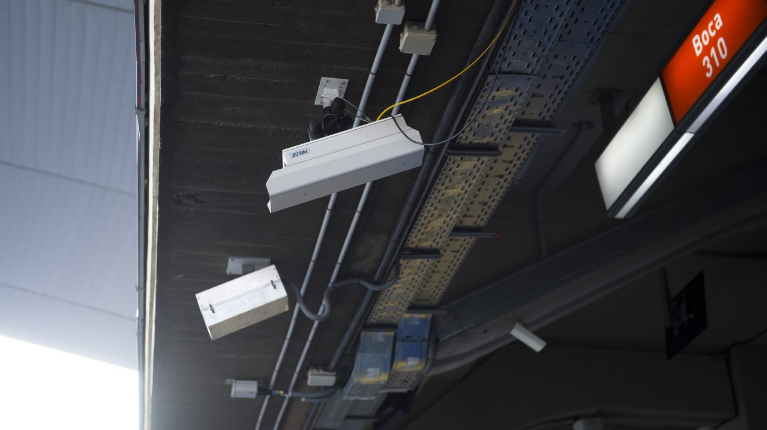 Barca ra mat cong nghe hawk-eye anh 2