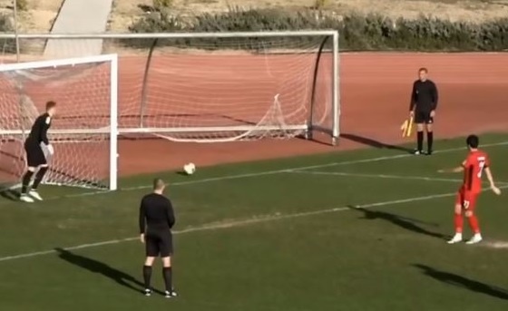 Hai doi bong cung co tinh da hong penalty hinh anh